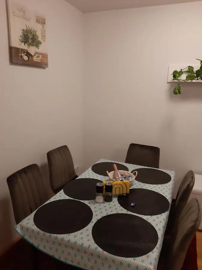 Vienna Lion Apartment
